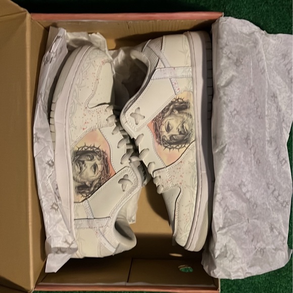 Jesus Dunk SB - Picture 4 of 4